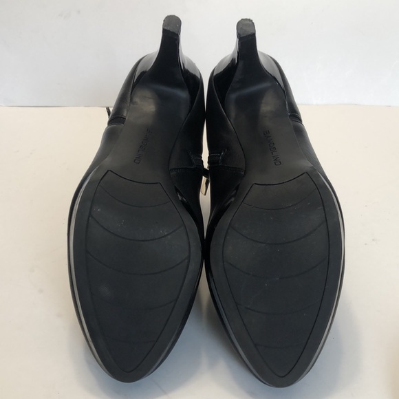 Bandolino Black Leather Almond Toe Heeled Boots size 8.5M - Picture 14 of 16